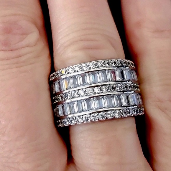 Solid 925 Stamped Silver 8.6ct White Sapphire Ring - Picture 6 of 8